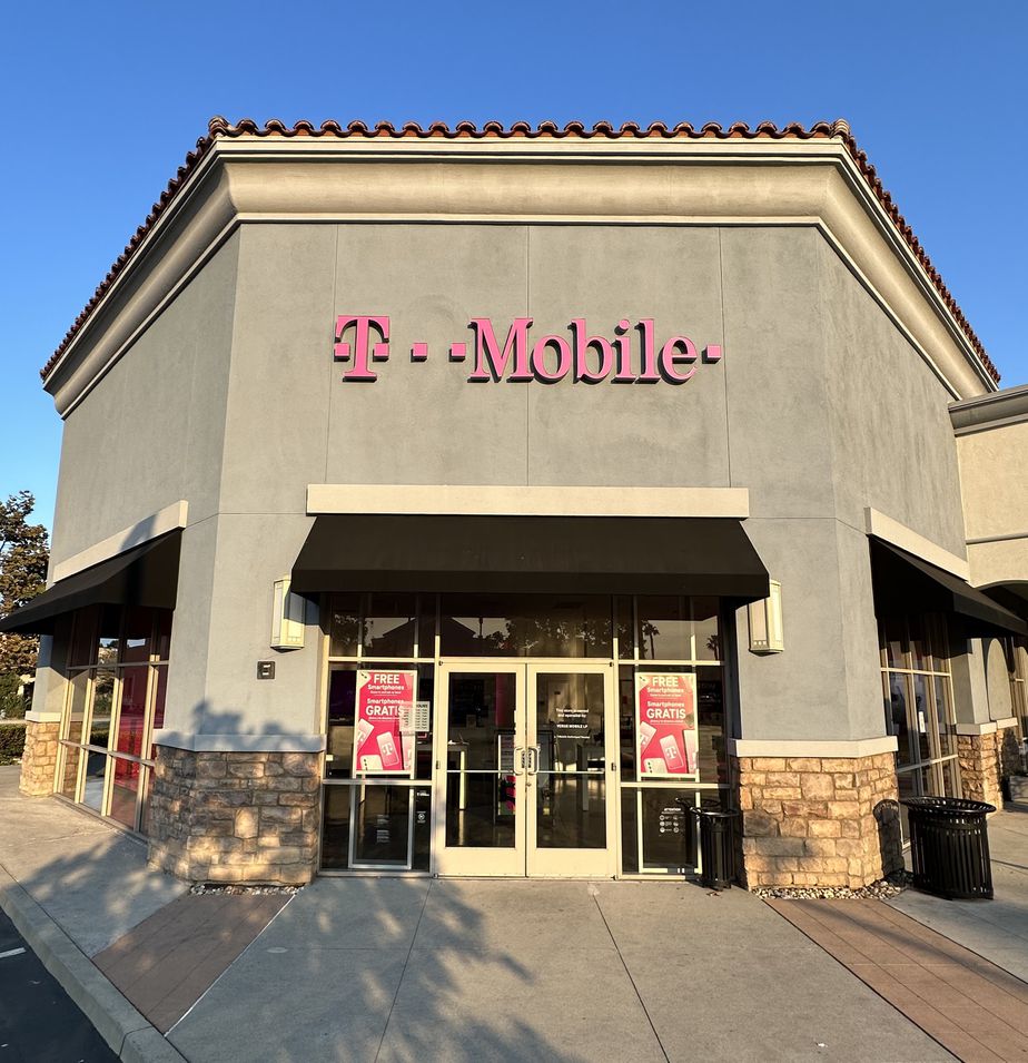Exterior photo of T-Mobile Store at Grand & San Marcos, San Marcos, CA