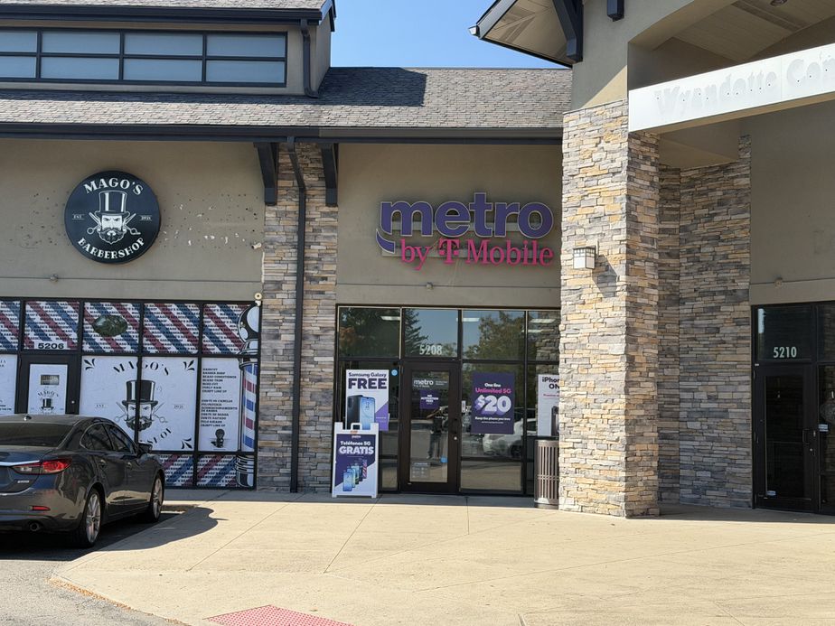 Metro by T-Mobile 5208 E Main St - 5208 E Main St 