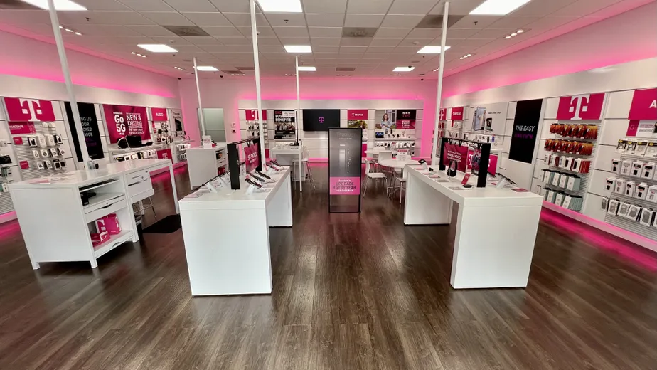  Interior photo of T-Mobile Store at Matthews Township Pkwy, Matthews, NC 