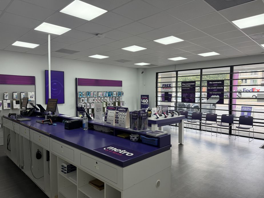 Metro by T-Mobile 8900 Westheimer - 8900 Westheimer, 