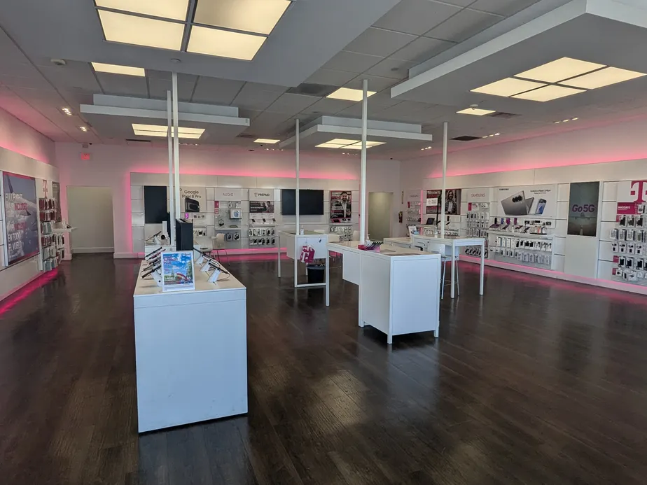  Interior photo of T-Mobile Store at Bear Valley Rd & Hesperia, Hesperia, CA 