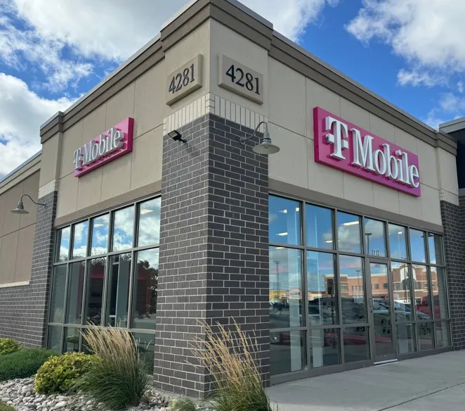  Exterior photo of T-Mobile Store at The Shoppes at Osgood, Fargo, ND 
