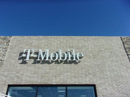 Exterior photo of T-Mobile Store at Lonnie Abbott & Stonebriar, Ada, OK