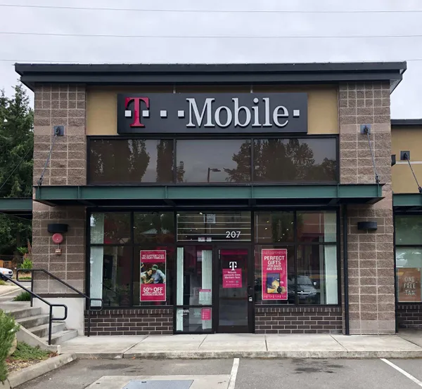 Smart Phones at TMobile 1st Ave & 199th in Normandy Park, WA