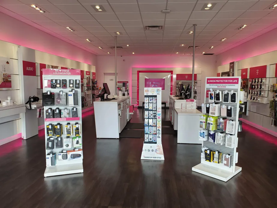 Interior photo of T-Mobile Store at Hwy 301 & Big Bend Rd, Riverview, FL