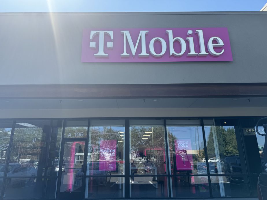 Exterior photo of T-Mobile Store at Fisher's Landing Marketplace, Vancouver, WA