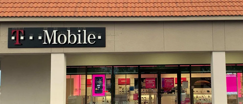 Exterior photo of T-Mobile store at Coors Blvd Nw & Sequoia Rd Nw, Albuquerque, NM
