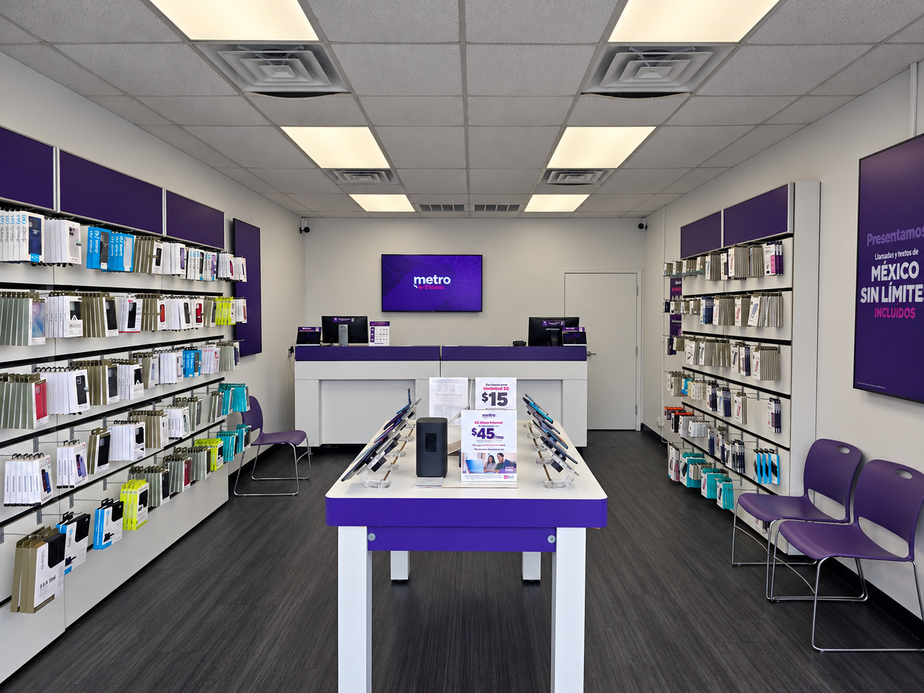 Metro by T-Mobile 1747 FREDERICKSBURG RD - 1747 FREDERICKSBURG RD 