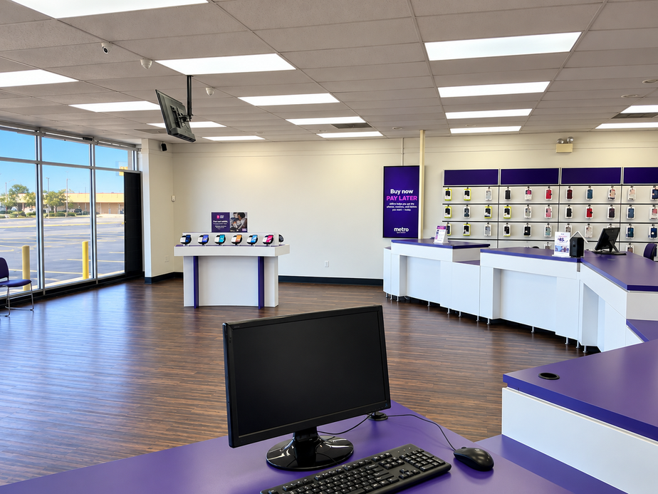 Metro by T-Mobile 4850 South Fwy - 4850 South Fwy 
