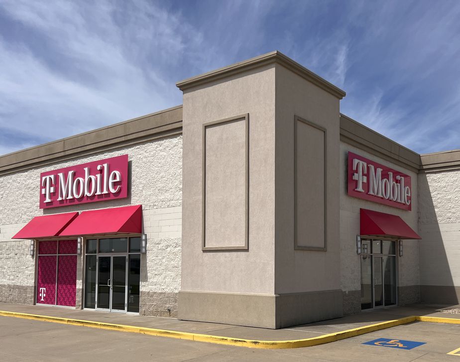 Exterior photo of T-Mobile Store at S Main St & W 23rd St, Fort Scott, KS