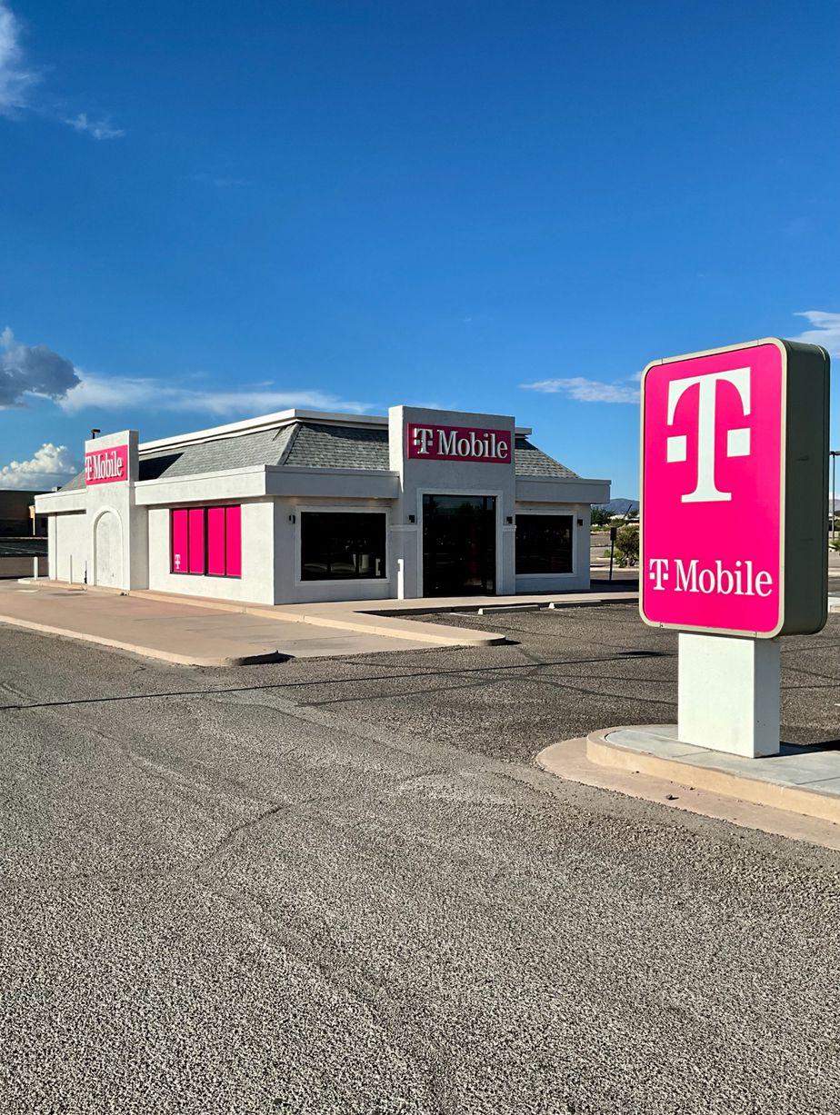 Exterior photo of T-Mobile Store at 5th & Chiricahua, Douglas, AZ