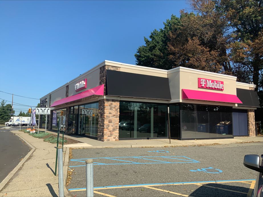 Exterior photo of T-Mobile Store at W Edgar Rd & Sylvan St, Linden, NJ