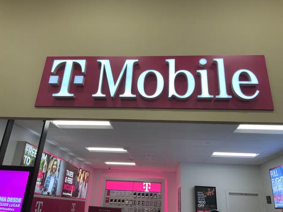  Exterior photo of T-Mobile Store at Interstate 10 E & Fm 3180 Rd, Baytown, TX 