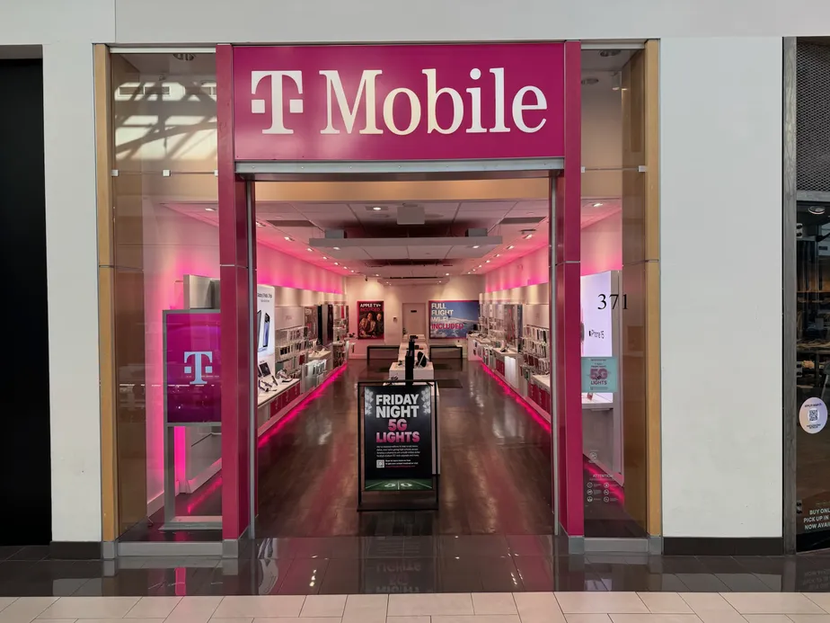  Exterior photo of T-Mobile Store at University Park Mall, Mishawaka, IN 