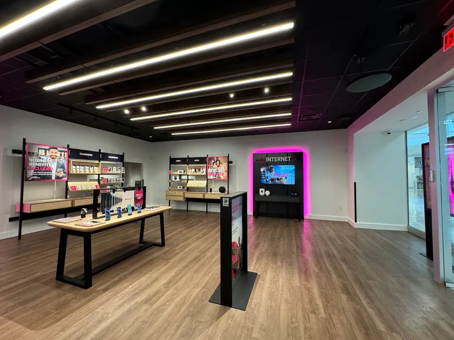  Interior photo of T-Mobile Store at Tyson's Corner, Mclean, VA 