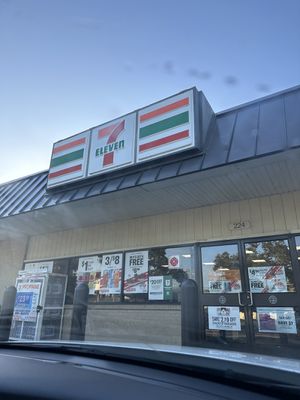 Image gallery for 7-Eleven