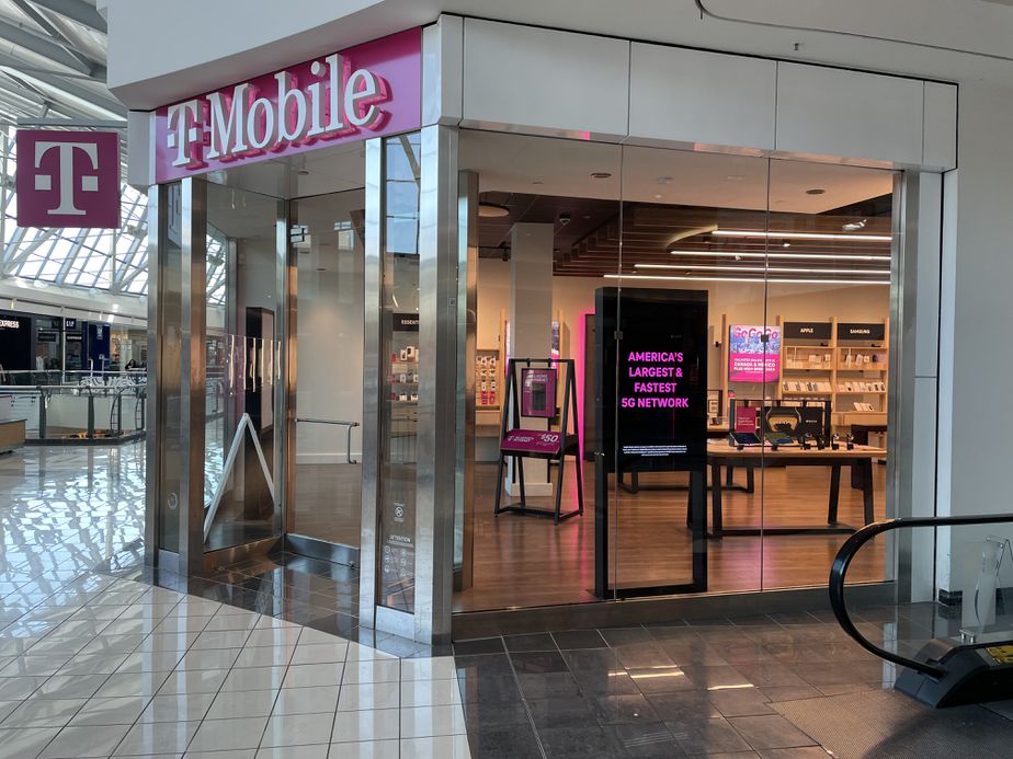 Exterior photo of T-Mobile Store at Stonebriar Centre, Frisco, TX