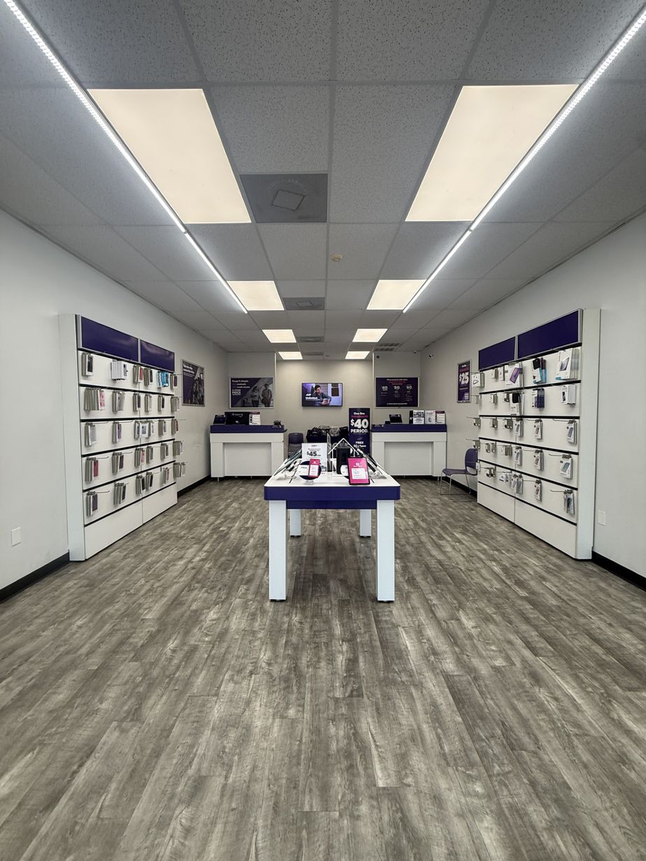 Metro by T-Mobile 2230 SE Military Dr - 2230 SE Military Dr 