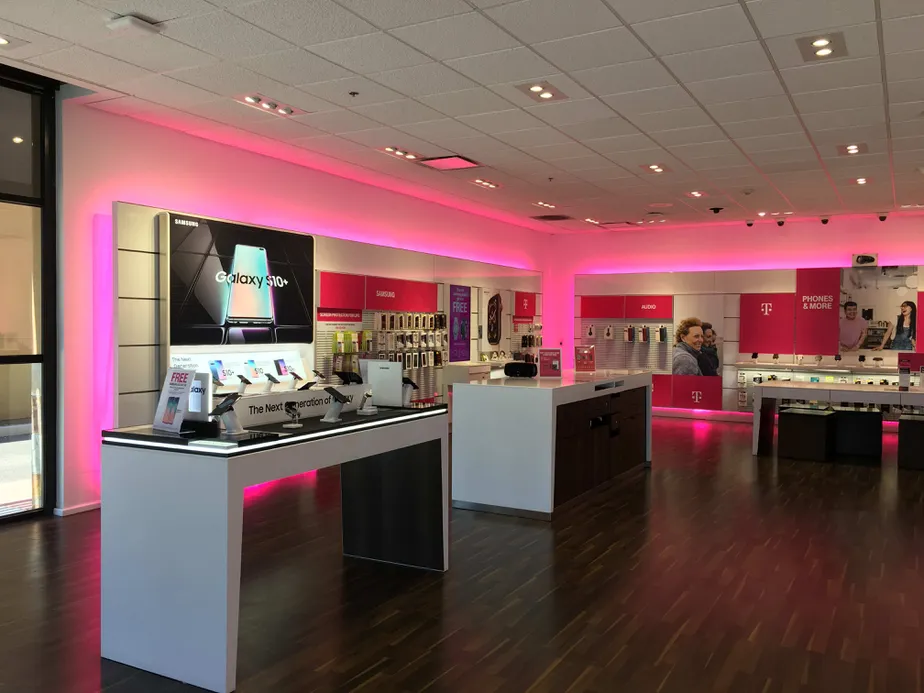 T-Mobile Thomas & 44th | Phoenix, AZ