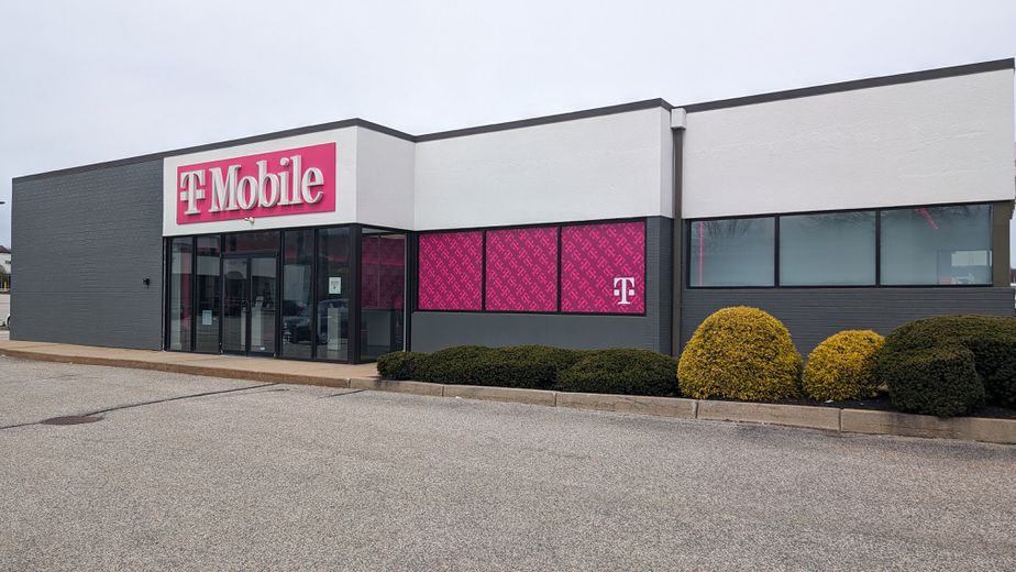 Exterior photo of T-Mobile Store at Johnston Plaza on Atwood, Johnston, RI