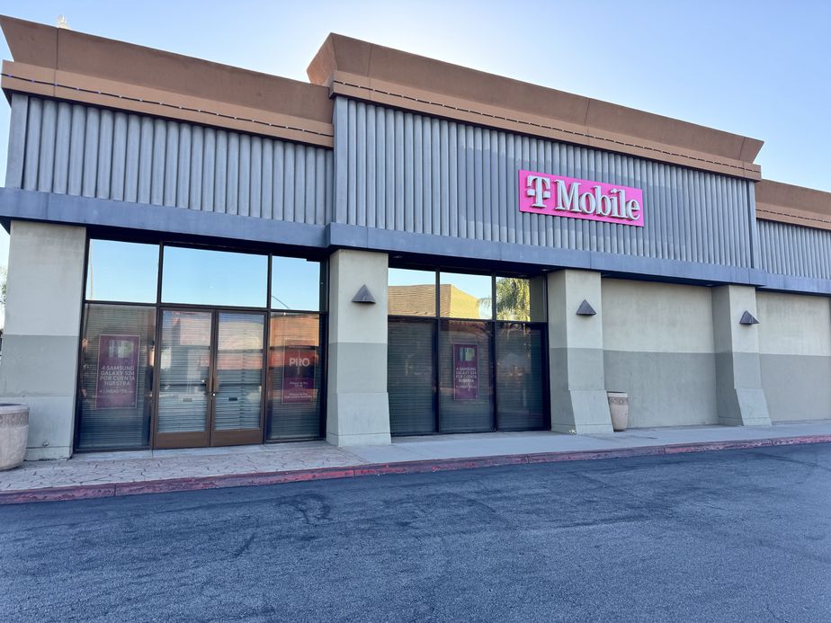 Exterior photo of T-Mobile Store at El Paseo South Gate, South Gate, CA