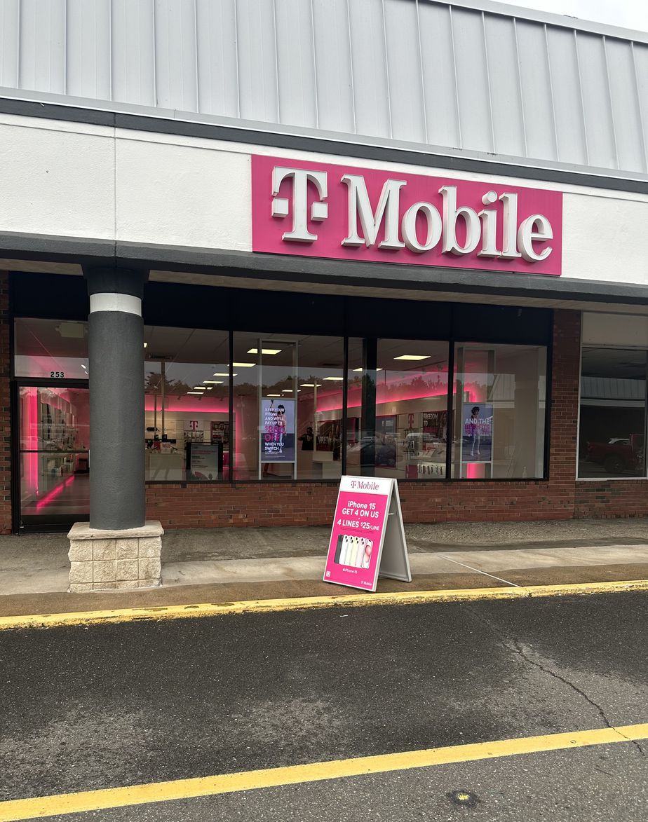 Exterior photo of T-Mobile Store at E Main St & Mainline Dr, Westfield, MA