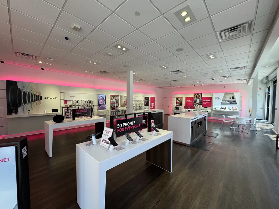  Interior photo of T-Mobile Store at Destin Commons, Destin, FL 