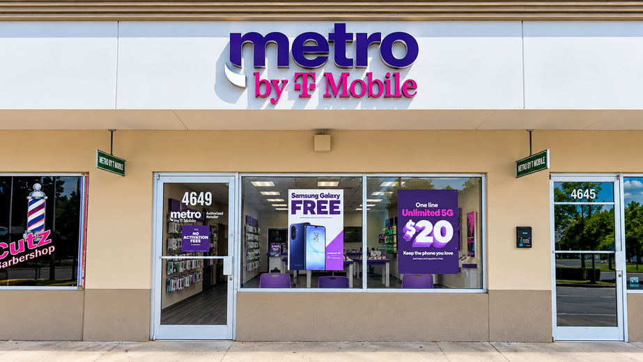 Metro by T-Mobile 4649 NW 199th St - 4649 NW 199th St 