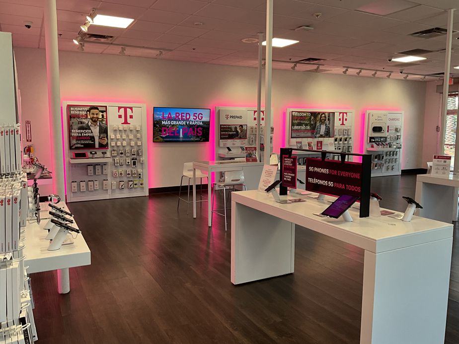 Interior photo of T-Mobile Store at Red Hill & Edinger, Tustin, CA