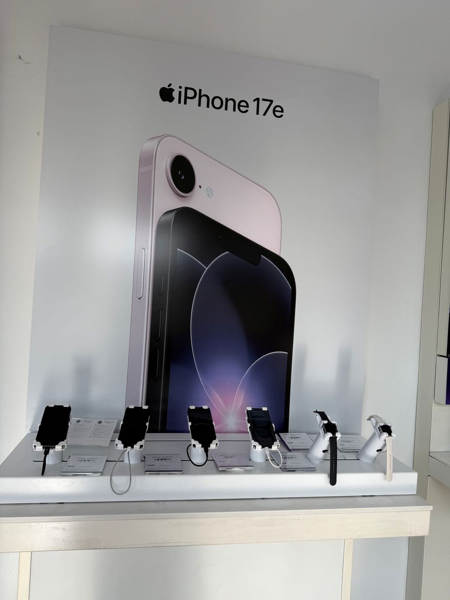 Metro by T-Mobile 3871 S Archer Ave - 3871 S Archer Ave 