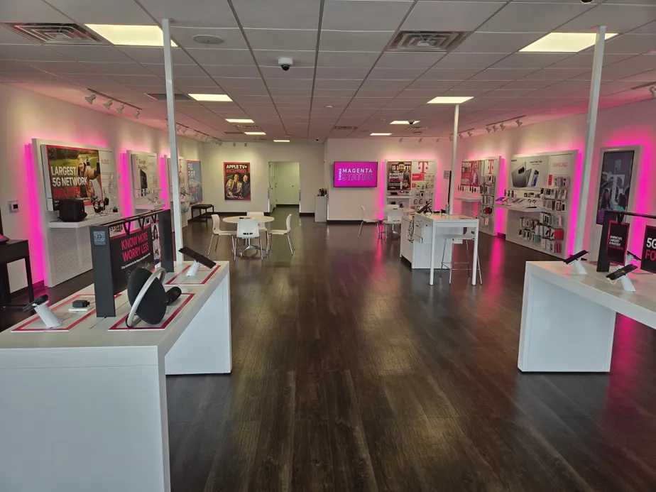  Interior photo of T-Mobile Store at Loucks & Pennsylvania, York, PA 