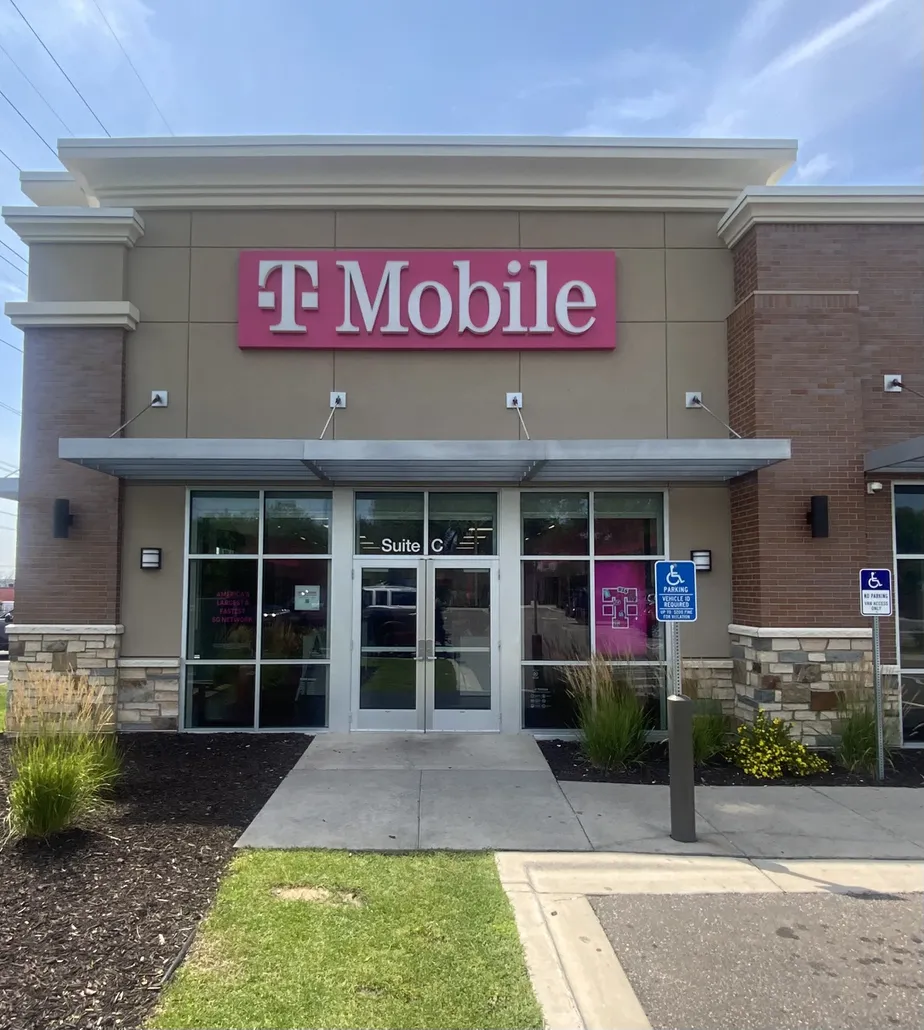 Exterior photo of T-Mobile Store at White Bear Ave & 694, Maplewood, MN