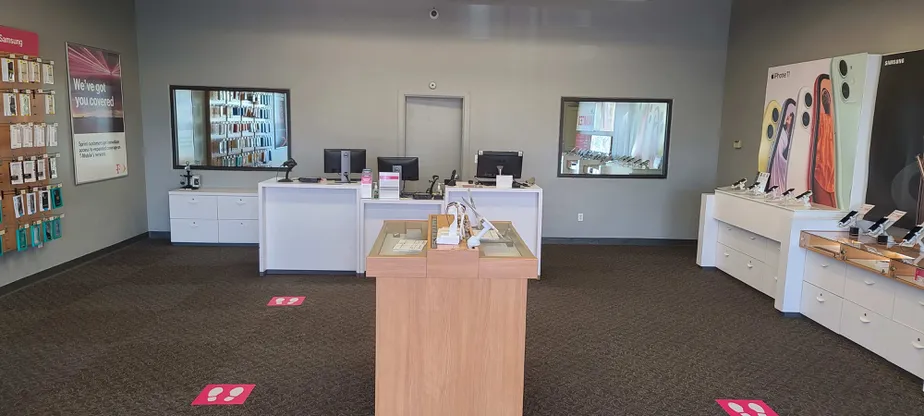 Interior photo of T-Mobile Store at E Main St & Browning Pkwy, Farmington, NM
