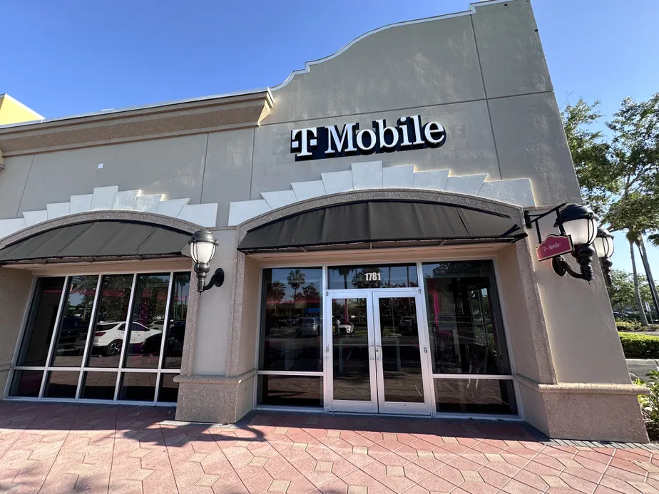  Exterior photo of T-Mobile Store at St Lucie W Blvd & SW Peacock, Port St Lucie, FL 