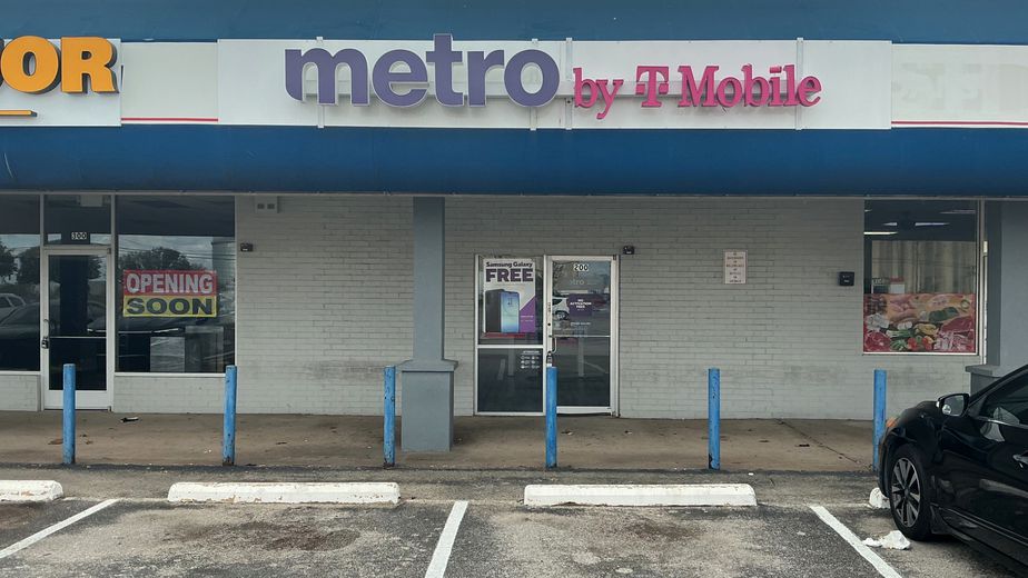 Metro by T-Mobile 524 S Saginaw Blvd - 524 S Saginaw Blvd 