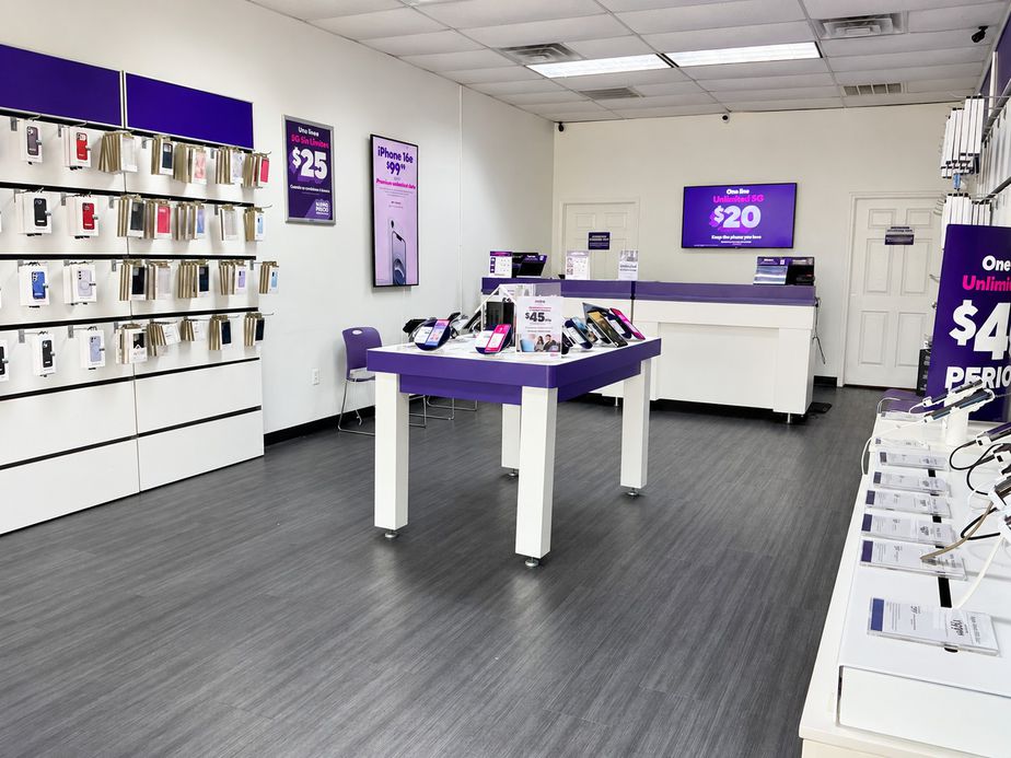 Metro by T-Mobile 12709 beechnut street, - 12709 beechnut street, 
