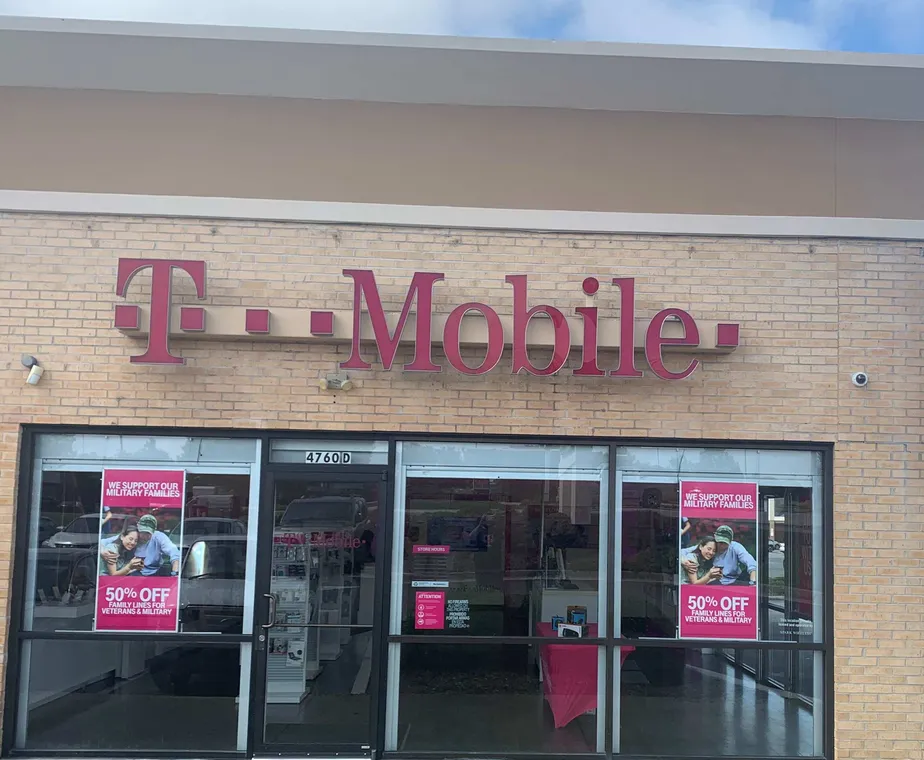 Exterior photo of T-Mobile store at Jonesboro Rd & Shannon Pky S, Union City, GA