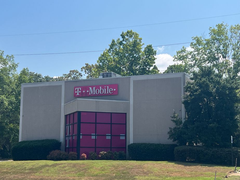 Exterior photo of T-Mobile Store at W Markham St & N Bowman Rd, Little Rock, AR