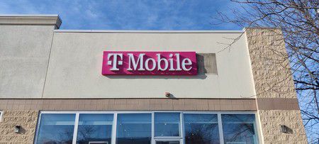 Exterior photo of T-Mobile Store at Halsted & Ridge, Homewood, IL