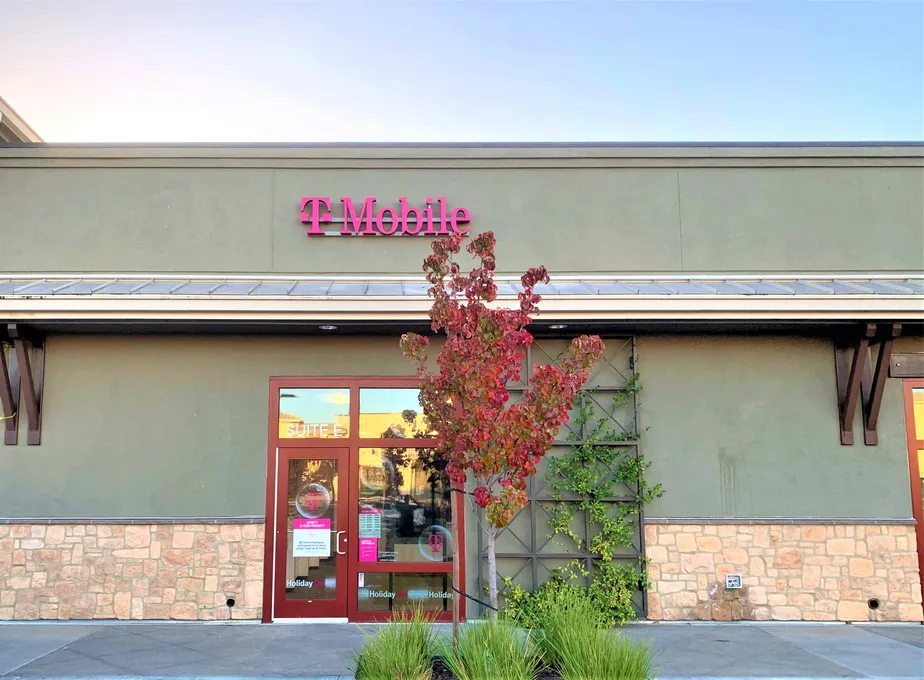 Exterior photo of T-Mobile store at Soscol Ave & Kansas Ave, Napa, CA