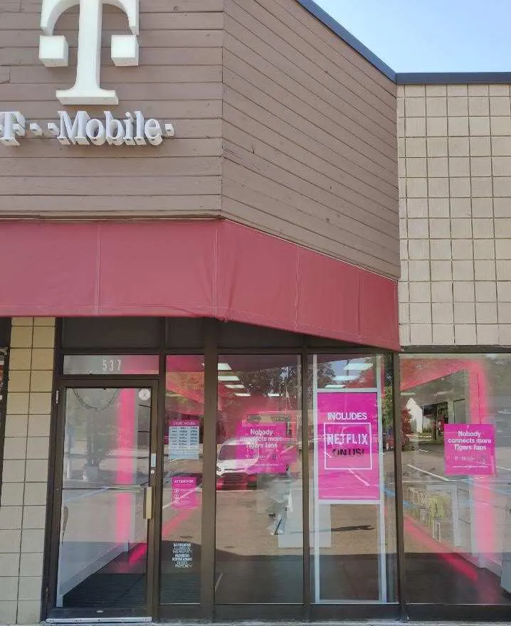  Exterior photo of T-Mobile store at Ann Arbor Rd & S Mill St, Plymouth, MI 