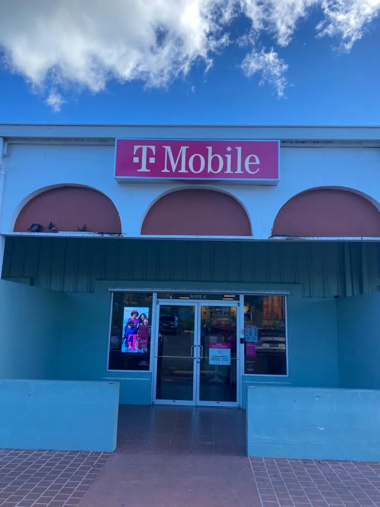 Foto del exterior de la tienda T-Mobile en St Croix, USVI, Christiansted, VI