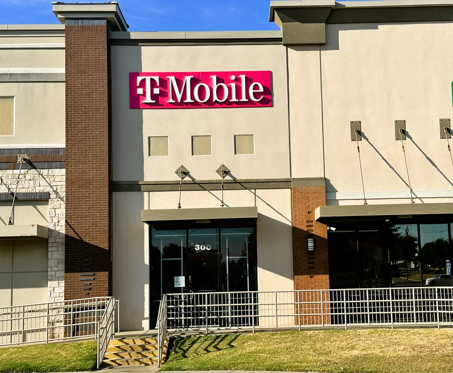 Exterior photo of T-Mobile Store at Ih-35 & Hwy 71, Austin, TX