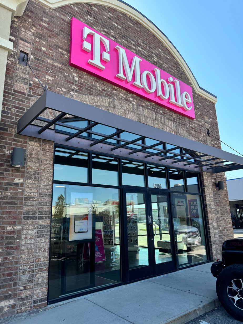 Exterior photo of T-Mobile Store at 90th & Redwood, West Jordan, UT