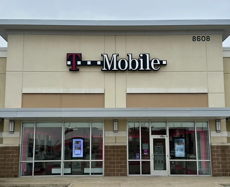  Exterior photo of T-Mobile Store at Hwy 146 & I-10, Baytown, TX 