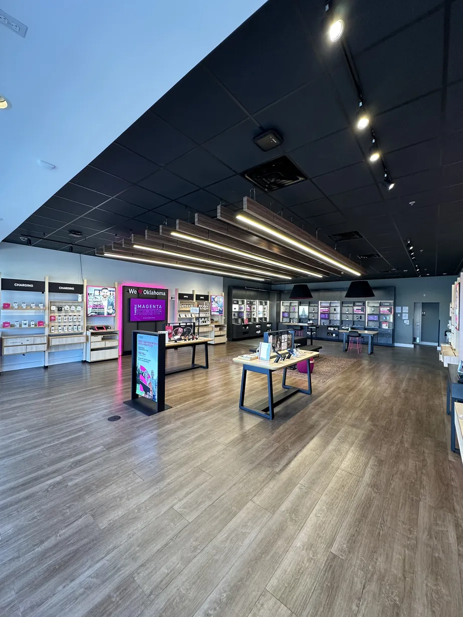  Interior photo of T-Mobile Store at Kenosha & Aspen, Broken Arrow, OK 