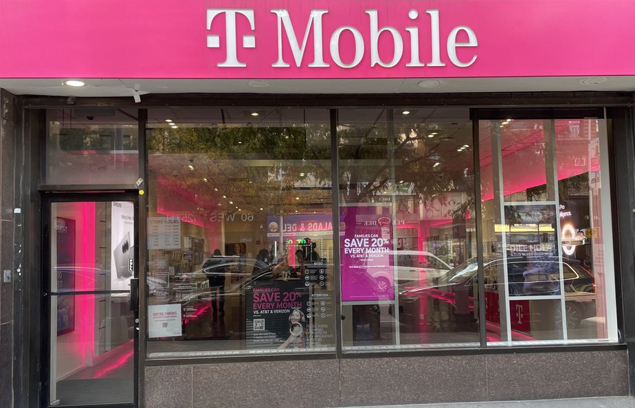 Exterior photo of T-Mobile Store at 125th & 5th, New York, NY