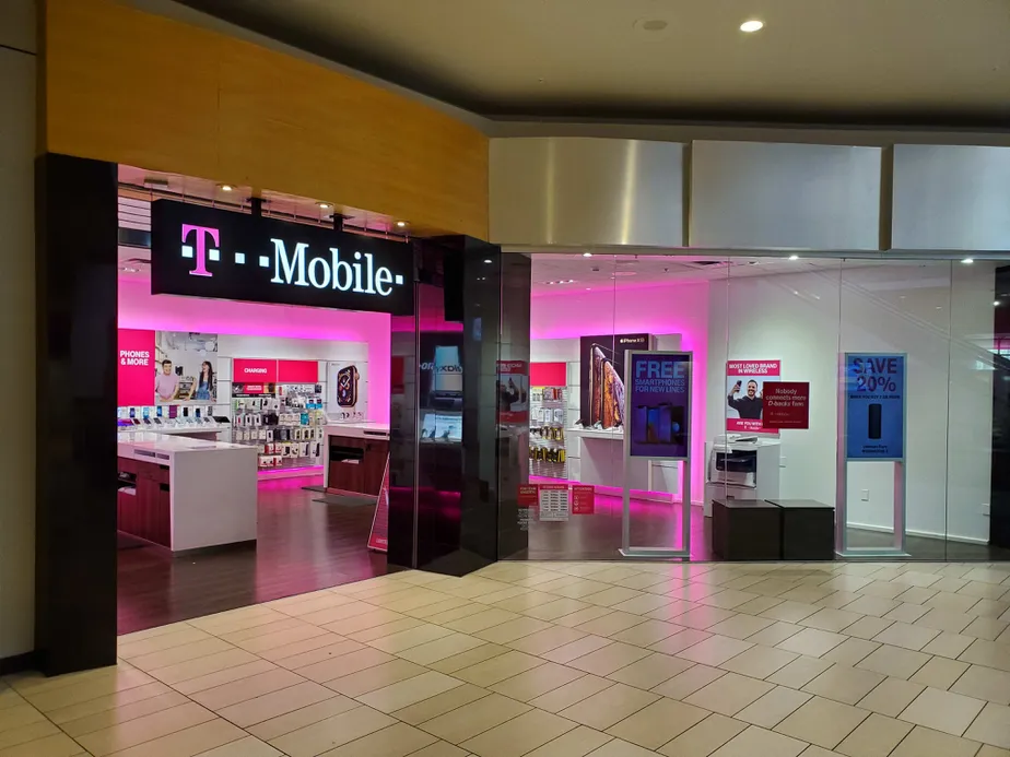 Exterior photo of T-Mobile store at Arrowhead Mall, Glendale, AZ