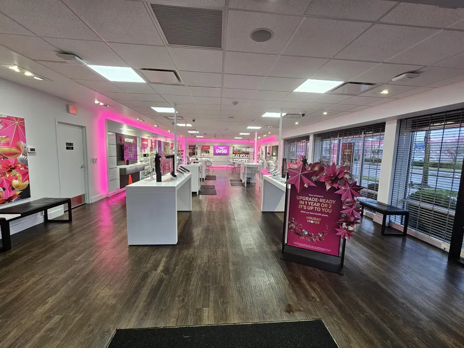  Interior photo of T-Mobile Store at Sleater Kinney Rd & 6th Ave, Lacey, WA 