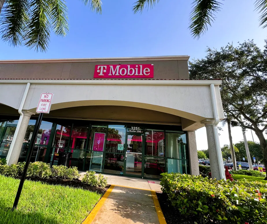 Exterior photo of T-Mobile Store at Hollywood Hills, Hollywood, FL